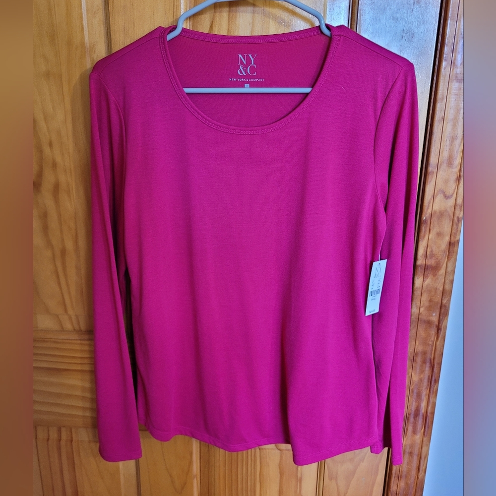 New York and Company Long Sleeve Tee